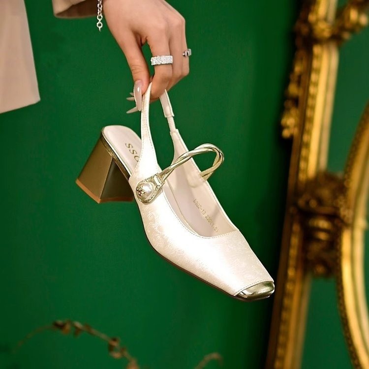 🌟【35-40】✨Nowy modny haft w kwiaty, elegancki temperament w stylu retro, damskie buty Mary Jane👡